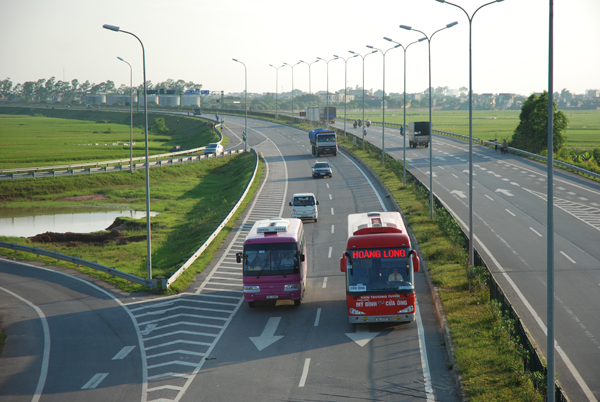 Có nên bỏ quy hoạch tuyến vận tải khách?